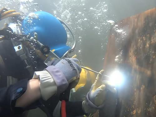 水下焊接